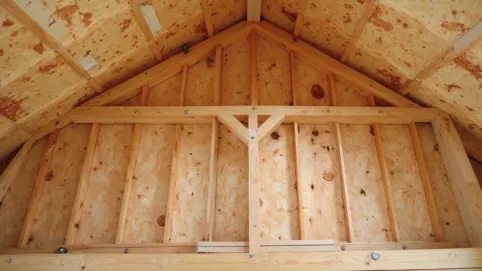 Czy deskować dach pod blachodachówkę