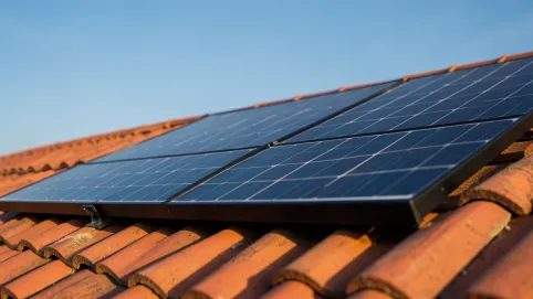fotowoltaika na dachówce ceramicznej